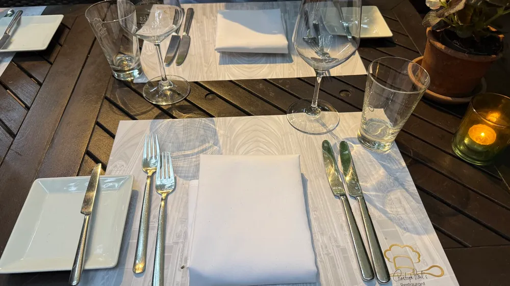 Christoph Pauls Restaurant in Köln: Sommermenü im Innenhof des Belgischen Viertels