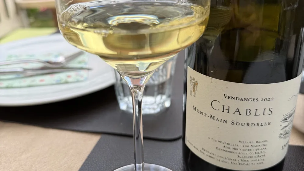 Chablis Mont-Main Sourdelle 2022 von Jean Dauvissat: Zitrus und Spannung zum gegrillten Hähnchen
