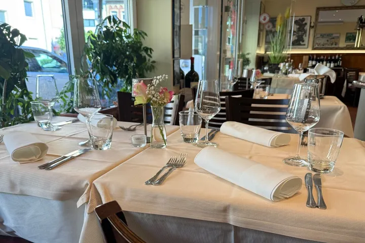 Fellini in Köln-Sülz: Starke Pasta am Mittag, teure offene Weine