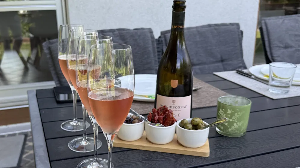 Sommer-Weinprobe bei Freunden: Champagner, Burgund, Brunello und Sauternes